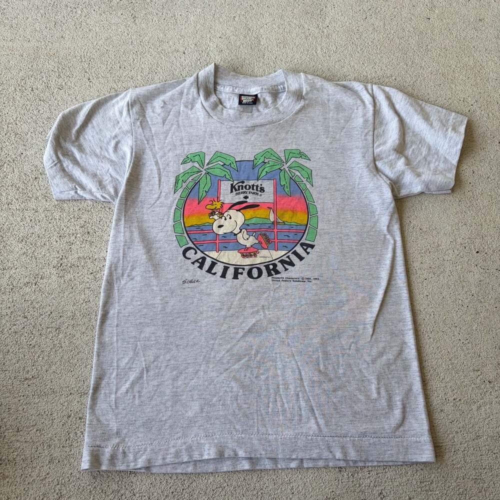 Vintage 1985 Knott's Berry Farm Snoopy California Graphic T-Shirt